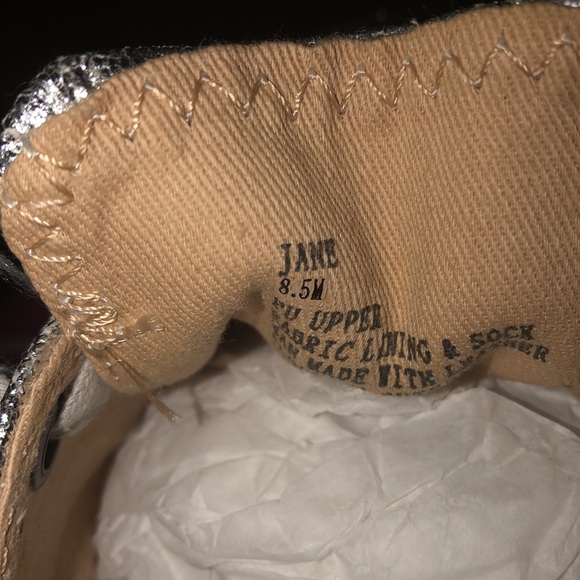 Brand New 8.5 Women Steve Madden Silver Sneakers - Picture 4 of 4